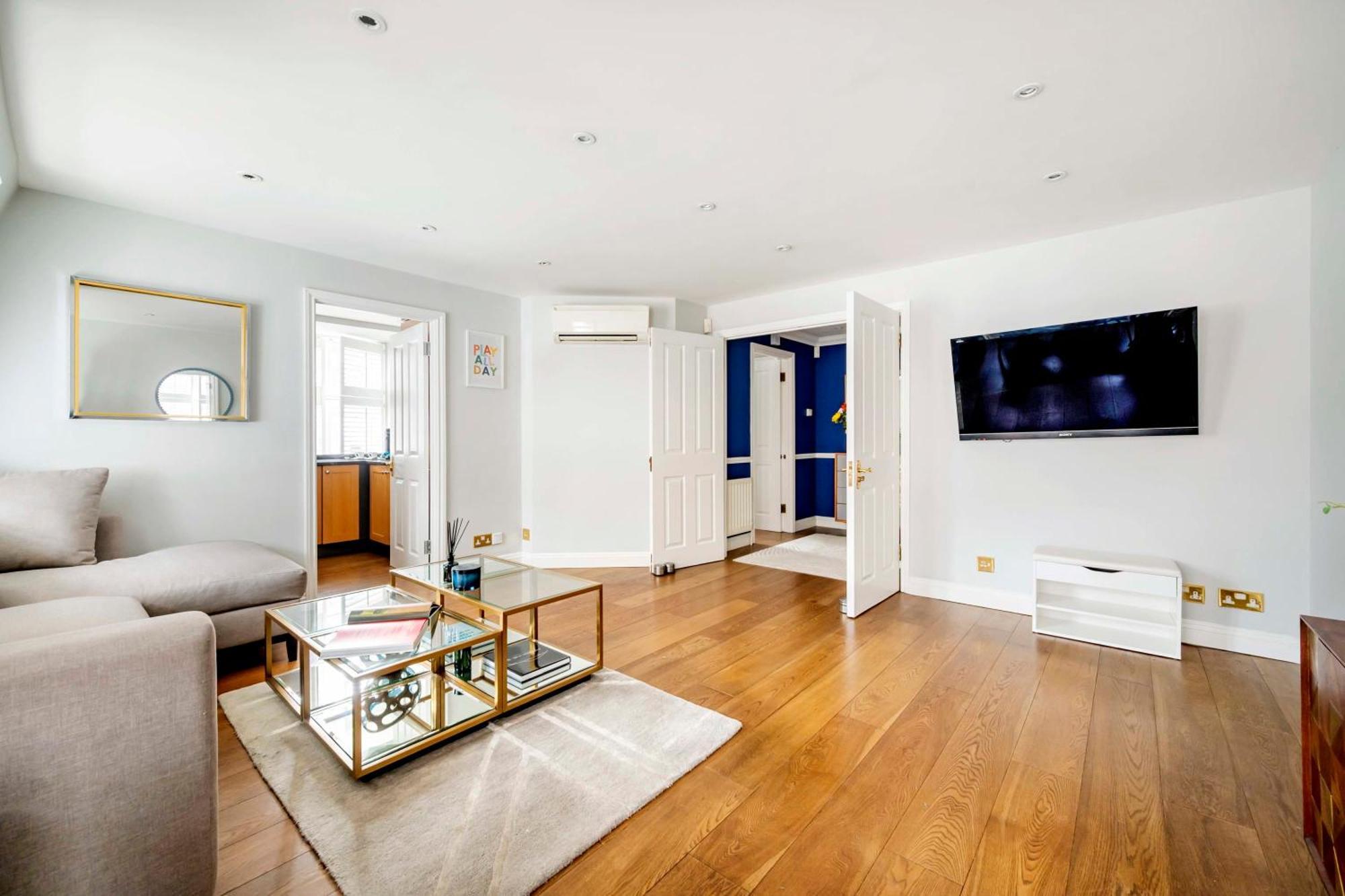 The Mayfair Marvel- By Out Of Office Lifestyle Londra